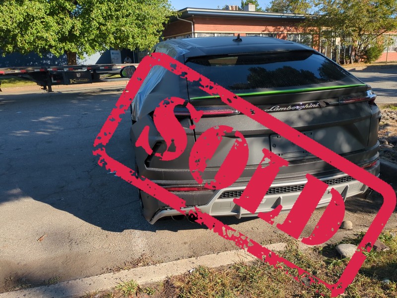 2019 lamborghini urus 2