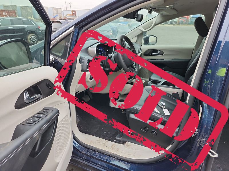 2024 chrysler pacifica touring 24