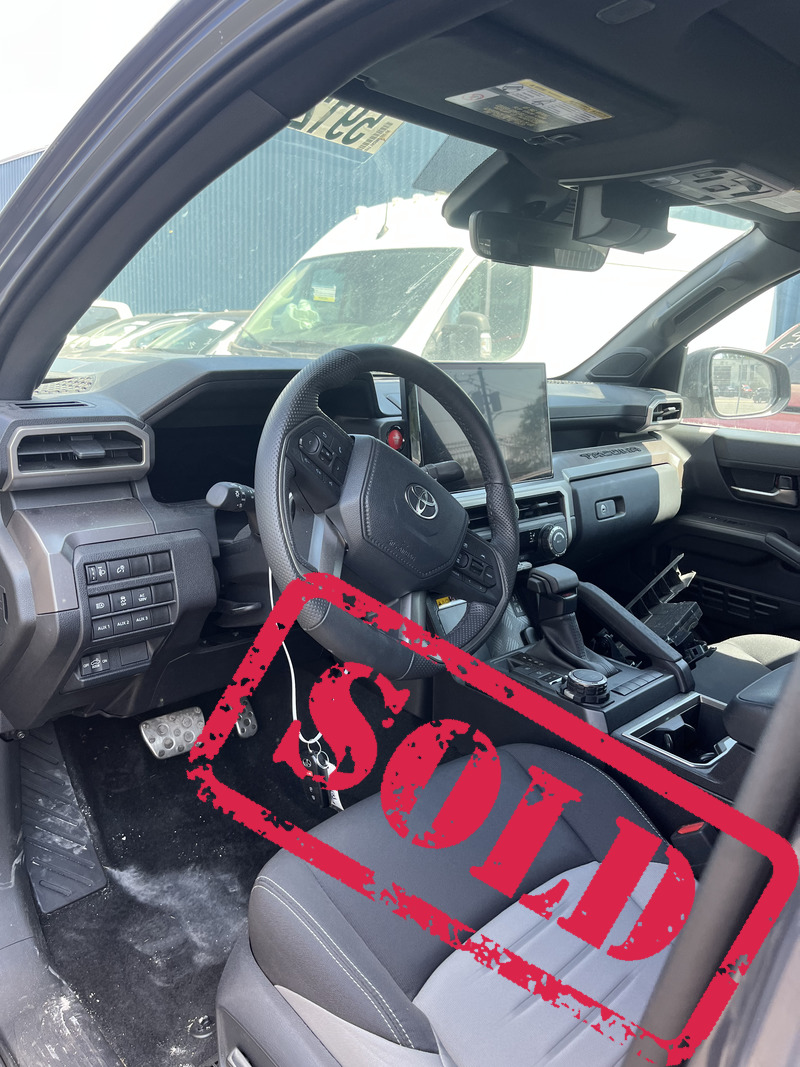 2024 toyota tacoma zabrac czesci 10
